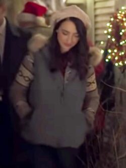 Fixing Up Christmas Natalie Drey (1)