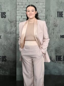 Bella Ramsey TV Series The Last Of Us 2023 Ellie Williams Pink Suit