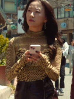 New XO Kitty S02 Gia Kim Black & Brown Turtleneck Top