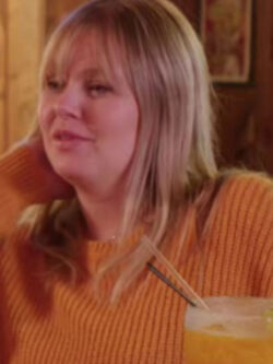 TV-Series 90 Day Fiance S11 Yellow Knitted Sweater