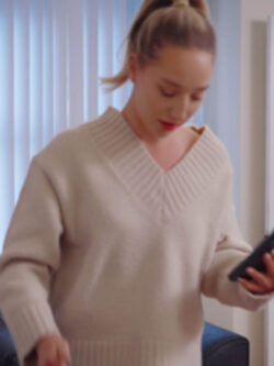 90 Day Fiance UK S04 Shannon V-Neck Sweater