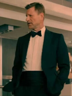 Aaron Eckhart The Bricklayer 2024 Steve Vail Black Suit