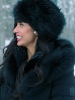 New A Merry Little Ex-Mas 2025 Jameela Jamil Black Fur-Trim Coat