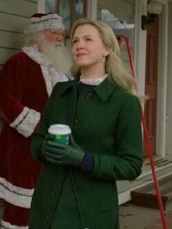 New A Newport Christmas Ginna Claire Mason Green Coat